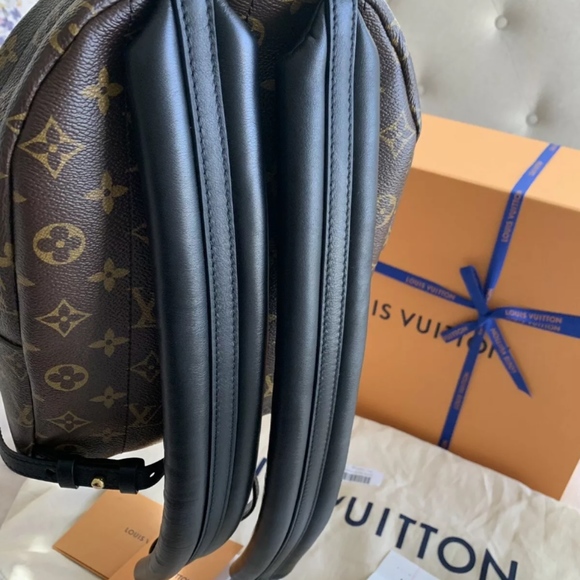 Palm Springs LV Backpack PM - Picture 3 of 8